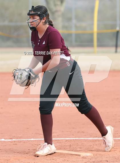 Thumbnail 2 in Mountain Ridge vs. Youngker (Sunrise Mountain Invitational) photogallery.