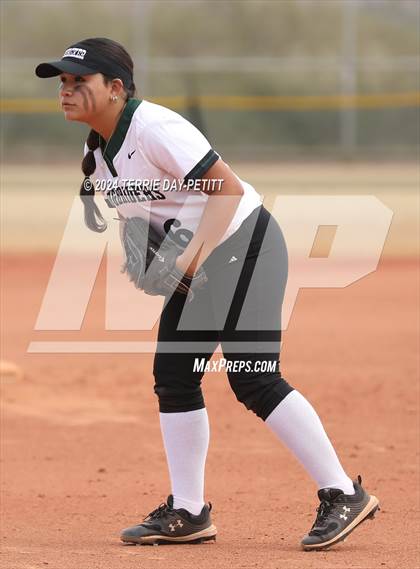 Thumbnail 2 in Mountain Ridge vs. Youngker (Sunrise Mountain Invitational) photogallery.
