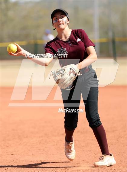 Thumbnail 2 in Mountain Ridge vs. Youngker (Sunrise Mountain Invitational) photogallery.