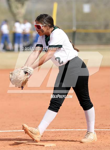 Thumbnail 2 in Mountain Ridge vs. Youngker (Sunrise Mountain Invitational) photogallery.