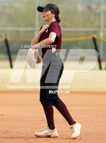 Thumbnail 2 in Mountain Ridge vs. Youngker (Sunrise Mountain Invitational) photogallery.