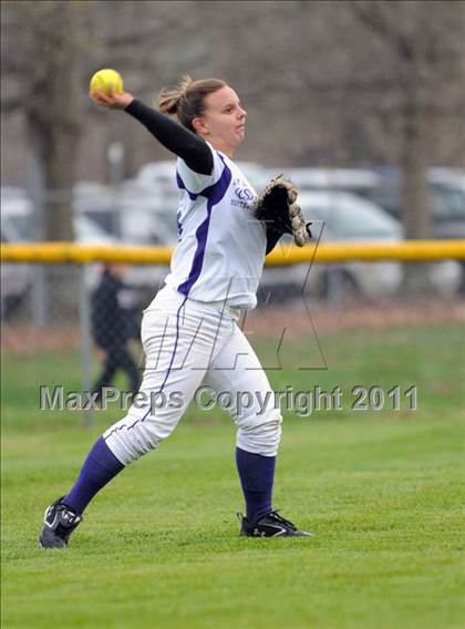 Thumbnail 1 in Oliver Springs vs. Sweetwater (AC Invitational) photogallery.