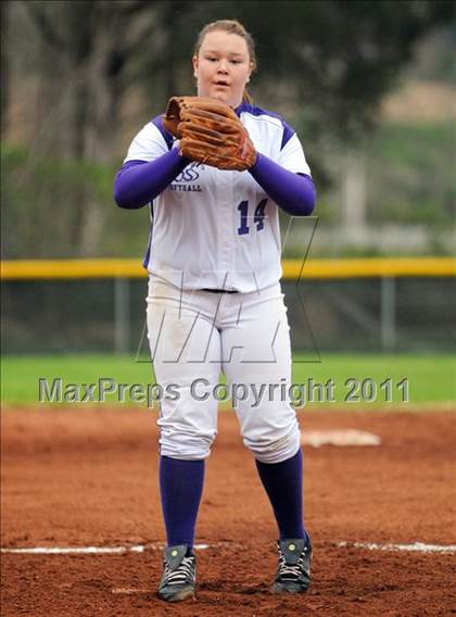Thumbnail 2 in Oliver Springs vs. Sweetwater (AC Invitational) photogallery.