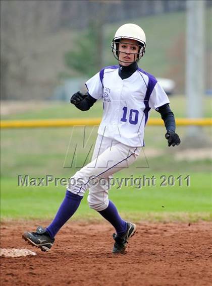 Thumbnail 2 in Oliver Springs vs. Sweetwater (AC Invitational) photogallery.