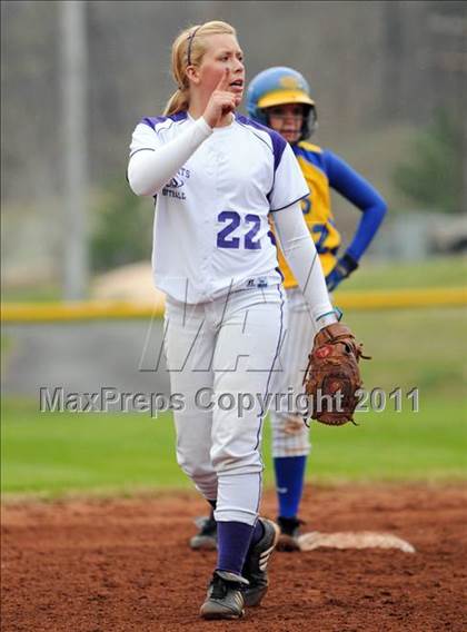 Thumbnail 3 in Oliver Springs vs. Sweetwater (AC Invitational) photogallery.