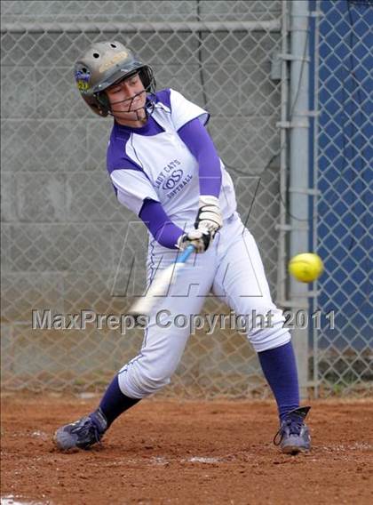 Thumbnail 2 in Oliver Springs vs. Sweetwater (AC Invitational) photogallery.