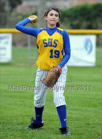 Thumbnail 2 in Oliver Springs vs. Sweetwater (AC Invitational) photogallery.