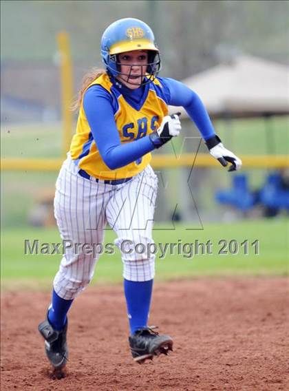 Thumbnail 1 in Oliver Springs vs. Sweetwater (AC Invitational) photogallery.