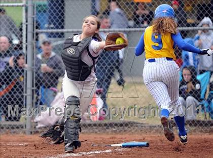 Thumbnail 2 in Oliver Springs vs. Sweetwater (AC Invitational) photogallery.