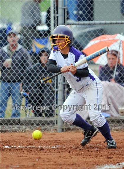 Thumbnail 3 in Oliver Springs vs. Sweetwater (AC Invitational) photogallery.