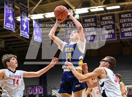 Thumbnail 3 in Wapahani vs Delta (Muncie Central City Invitational) photogallery.