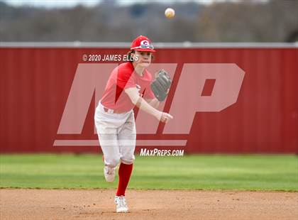 Thumbnail 3 in Lorena vs. Groesbeck (Scrimmage) photogallery.