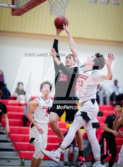 Thumbnail 1 in Etiwanda vs Santa Clarita Christian photogallery.