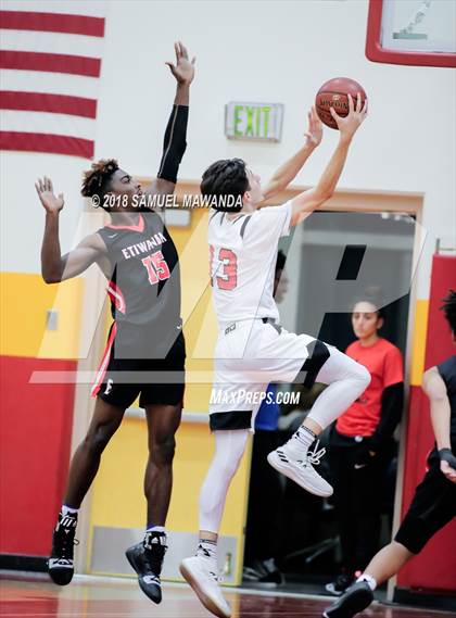 Thumbnail 1 in Etiwanda vs Santa Clarita Christian photogallery.