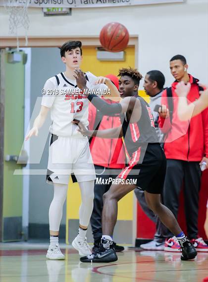Thumbnail 1 in Etiwanda vs Santa Clarita Christian photogallery.