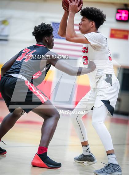 Thumbnail 1 in Etiwanda vs Santa Clarita Christian photogallery.