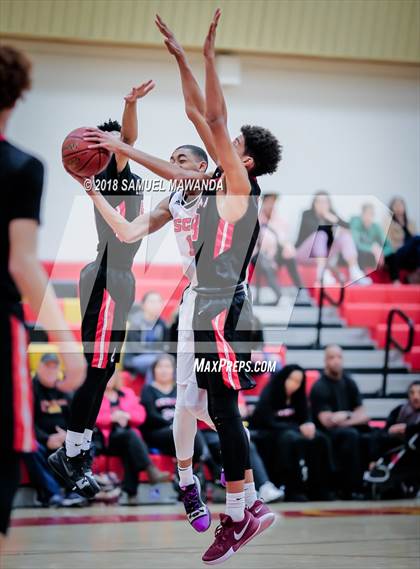 Thumbnail 2 in Etiwanda vs Santa Clarita Christian photogallery.
