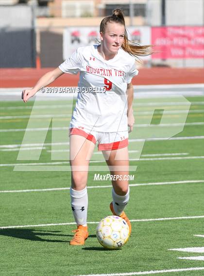 Thumbnail 2 in Mountain View vs. Gilbert (Coyote Classic Tournament) photogallery.