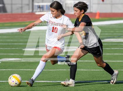 Thumbnail 2 in Mountain View vs. Gilbert (Coyote Classic Tournament) photogallery.