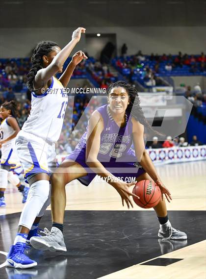 Thumbnail 1 in North Little Rock vs. Fayetteville (AAA 7A Final) photogallery.