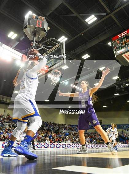 Thumbnail 2 in North Little Rock vs. Fayetteville (AAA 7A Final) photogallery.