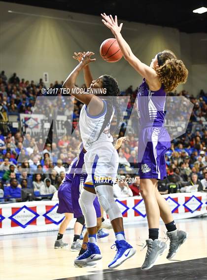 Thumbnail 3 in North Little Rock vs. Fayetteville (AAA 7A Final) photogallery.