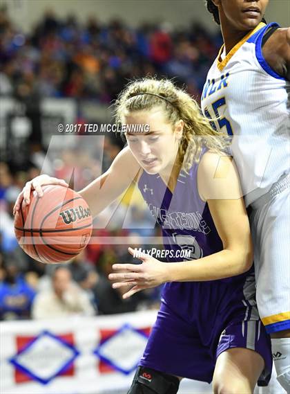 Thumbnail 2 in North Little Rock vs. Fayetteville (AAA 7A Final) photogallery.
