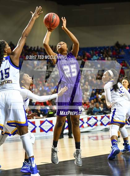 Thumbnail 3 in North Little Rock vs. Fayetteville (AAA 7A Final) photogallery.