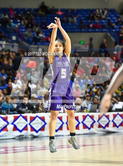 Thumbnail 2 in North Little Rock vs. Fayetteville (AAA 7A Final) photogallery.