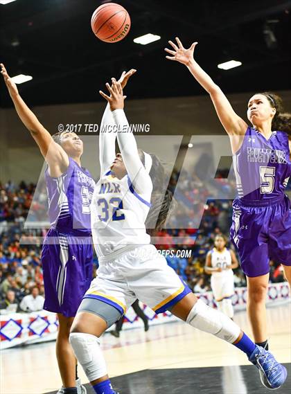 Thumbnail 1 in North Little Rock vs. Fayetteville (AAA 7A Final) photogallery.