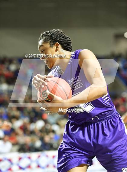 Thumbnail 1 in North Little Rock vs. Fayetteville (AAA 7A Final) photogallery.