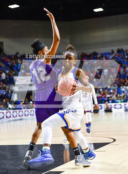 Thumbnail 3 in North Little Rock vs. Fayetteville (AAA 7A Final) photogallery.