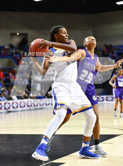 Thumbnail 2 in North Little Rock vs. Fayetteville (AAA 7A Final) photogallery.