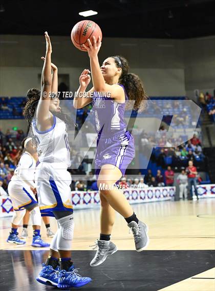 Thumbnail 3 in North Little Rock vs. Fayetteville (AAA 7A Final) photogallery.