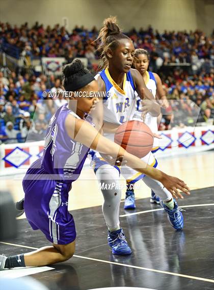 Thumbnail 2 in North Little Rock vs. Fayetteville (AAA 7A Final) photogallery.