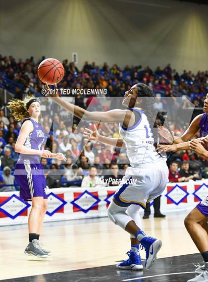 Thumbnail 3 in North Little Rock vs. Fayetteville (AAA 7A Final) photogallery.