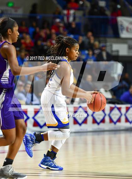 Thumbnail 2 in North Little Rock vs. Fayetteville (AAA 7A Final) photogallery.
