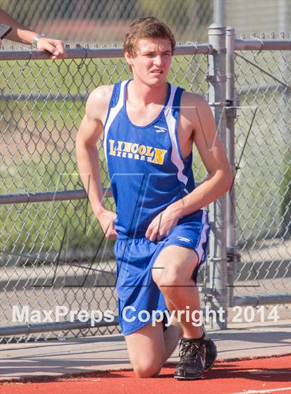 Thumbnail 1 in CAL Invitational Boys Track and Field photogallery.