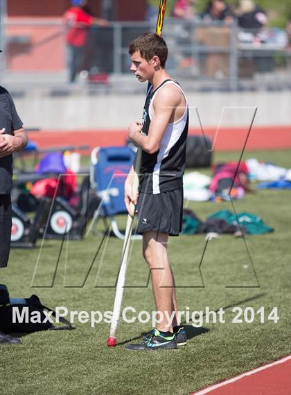 Thumbnail 3 in CAL Invitational Boys Track and Field photogallery.