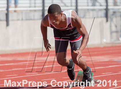 Thumbnail 1 in CAL Invitational Boys Track and Field photogallery.