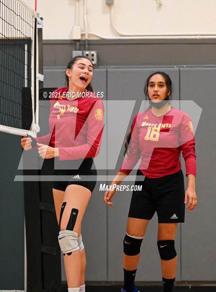 Thumbnail 1 in Hoover vs Monte Vista (Monte Vista Invitational) photogallery.