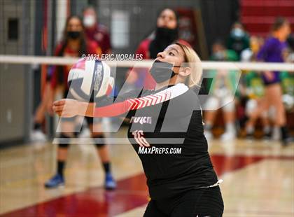 Thumbnail 2 in Hoover vs Monte Vista (Monte Vista Invitational) photogallery.