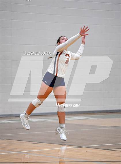 Thumbnail 1 in Caldwell vs Stafford (UIL Volleyball 4A D2 Bi-District) photogallery.