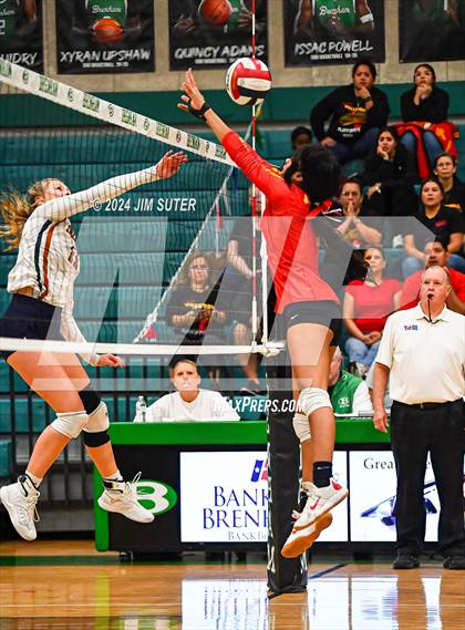 Thumbnail 3 in Caldwell vs Stafford (UIL Volleyball 4A D2 Bi-District) photogallery.