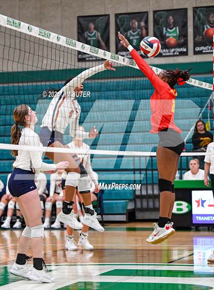 Thumbnail 3 in Caldwell vs Stafford (UIL Volleyball 4A D2 Bi-District) photogallery.