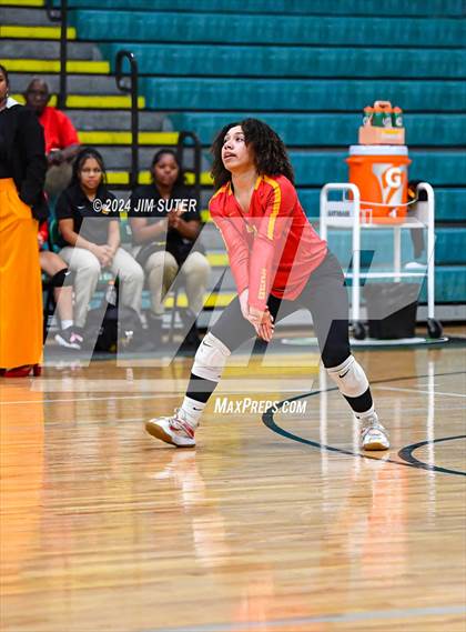 Thumbnail 1 in Caldwell vs Stafford (UIL Volleyball 4A D2 Bi-District) photogallery.