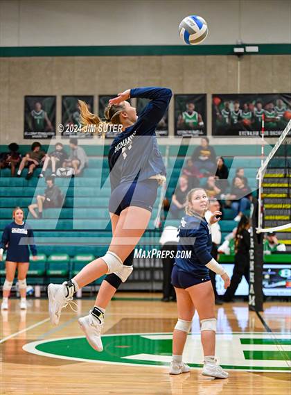 Thumbnail 1 in Caldwell vs Stafford (UIL Volleyball 4A D2 Bi-District) photogallery.