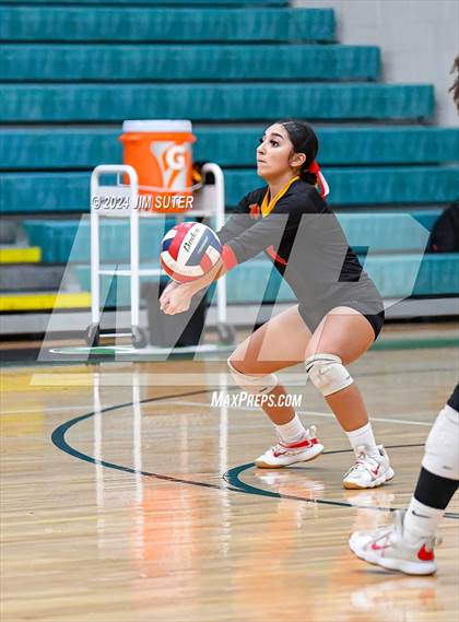 Thumbnail 3 in Caldwell vs Stafford (UIL Volleyball 4A D2 Bi-District) photogallery.