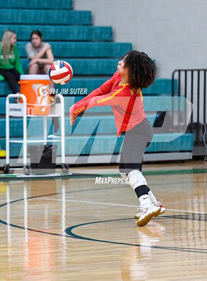 Thumbnail 3 in Caldwell vs Stafford (UIL Volleyball 4A D2 Bi-District) photogallery.