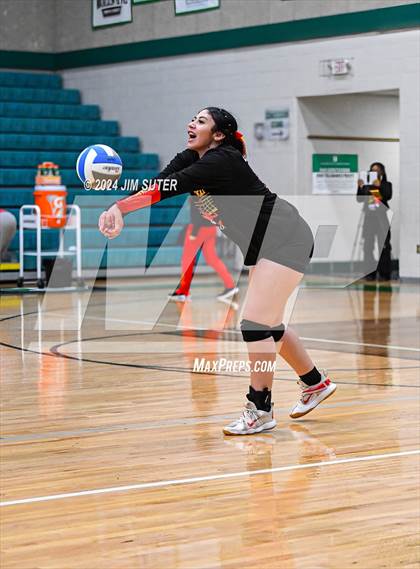 Thumbnail 3 in Caldwell vs Stafford (UIL Volleyball 4A D2 Bi-District) photogallery.